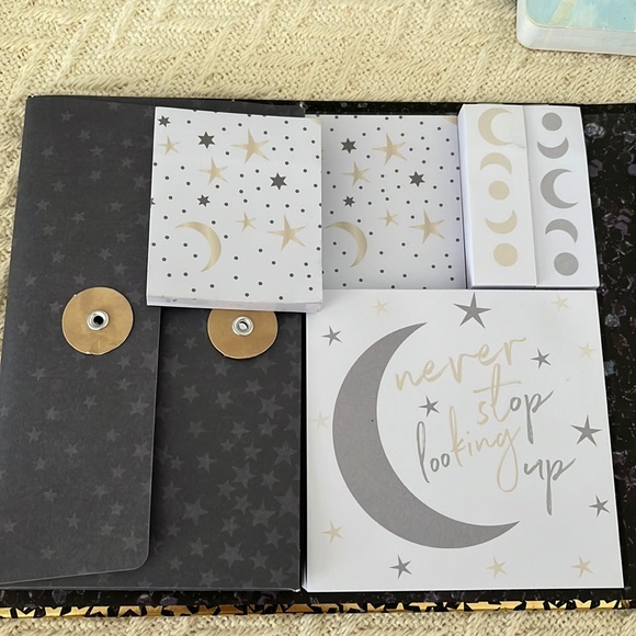 3 pc  Stationary Set - Picture 2 of 10